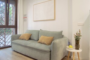 Smart TV - Family Friendly Apartment in Quiet Neighborhood - 20 Min from Valencia Center (València)