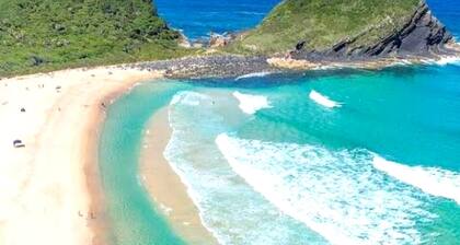 The Upper Room - cosy coastal retreat, where bush meets beach and lake