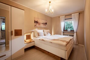 1 bedroom, internet, bed sheets