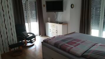 1 bedroom, iron/ironing board