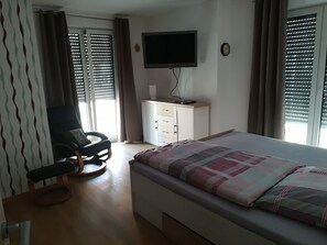 1 bedroom, iron/ironing board
