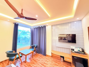 Quarto casal luxo, vista para a cidade | Vista da propriedade