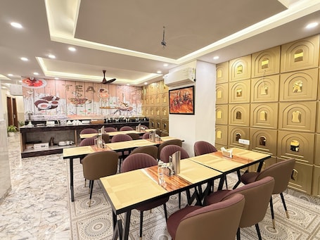 Restaurant. The Prominence Hotel Greater Noida