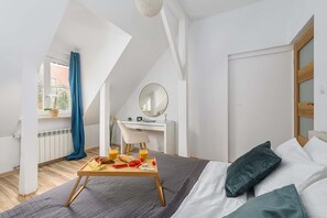 Iron/ironing board, WiFi, bed sheets - Lumina Apartments for family in the Old Town (Warszawa BIG)