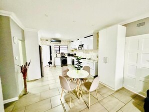 行政雙人房 | 客廳