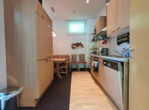 公寓 (one bedroom apartment) | 私人厨房 | 冰箱