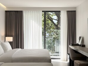 Quadruple Room, Multiple Beds, Non Smoking | In-room safe, desk, laptop workspace, free WiFi - POR Kotchasarn (Chiang Mai)