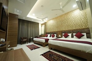 Soundproofing, free WiFi - Hotel SS Royal (Amritsar)