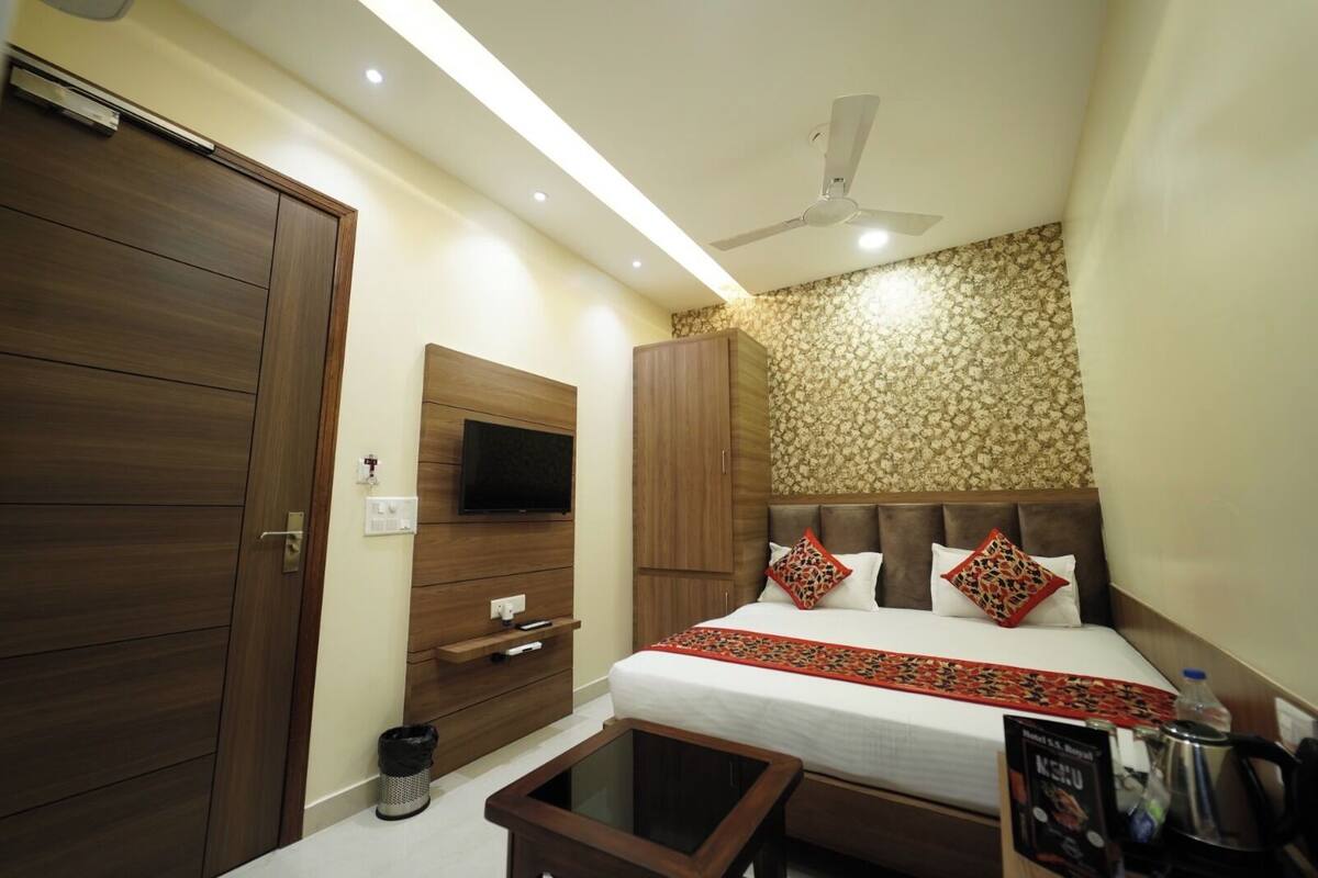 Deluxe Double Room | Soundproofing, WiFi (free)