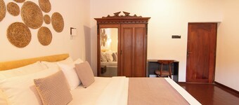 Sand Cliff Villa