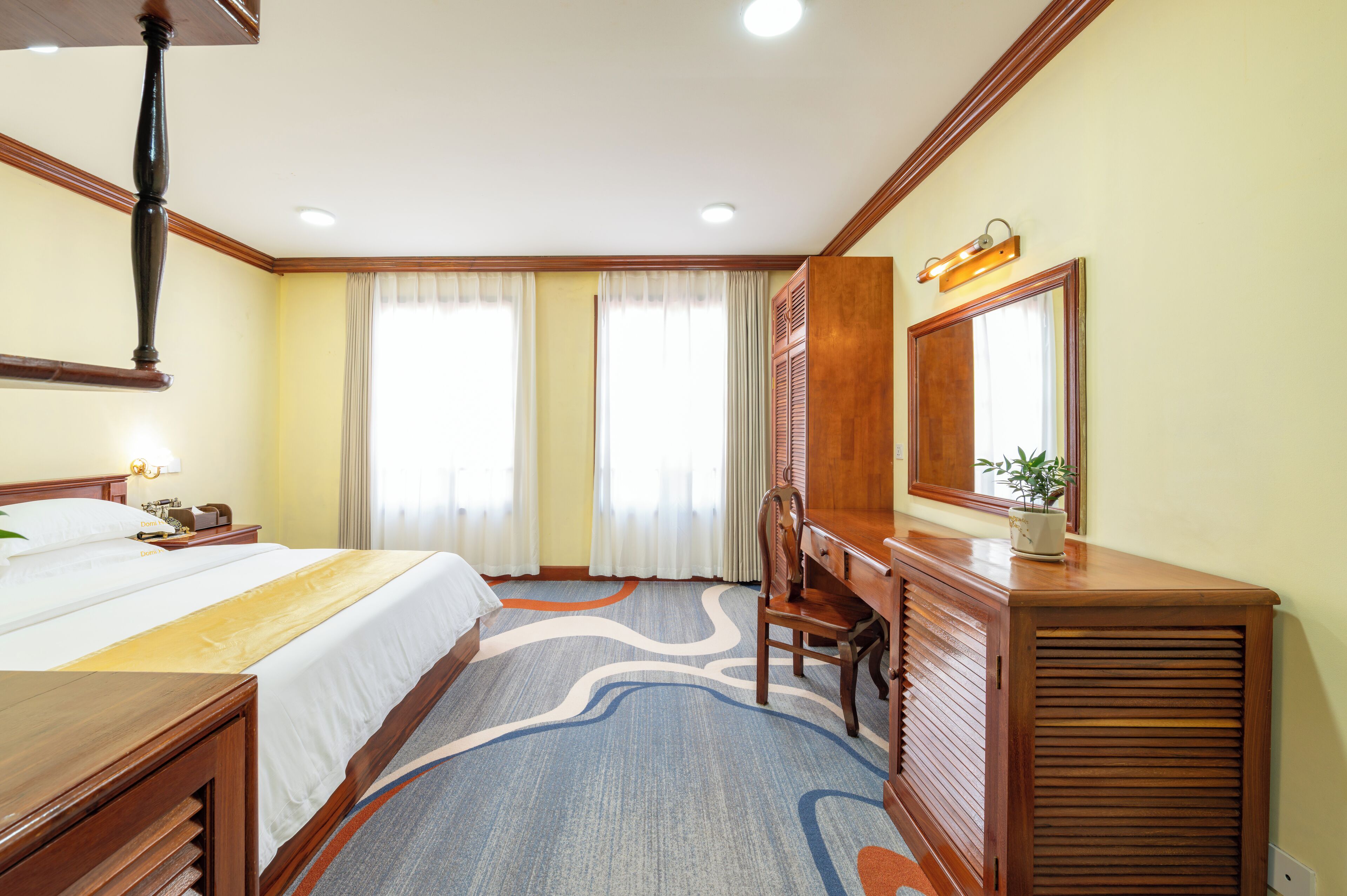 Literie de qualité supérieure, surmatelas, bureau, Wi-Fi gratuit