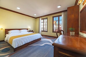 Työpöytä, vauvansängyt, ilmainen Wi-Fi, vuodevaatteet