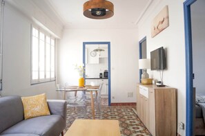 Interior - Large, bright T4 - Private terrace - Beach 50m away (Canet-en-Roussillon)