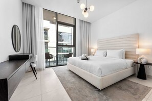 Iron/ironing board, WiFi, bed sheets - Free housekeeping visits during your stay - StayShort - 1 Bed Apartment in Meydan Sleeps 2 with Balcony! (Meydan)