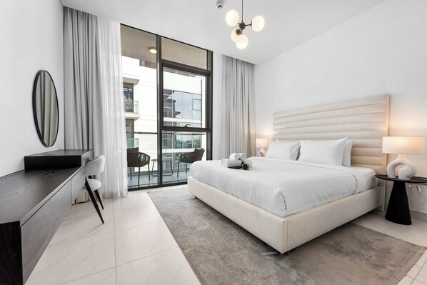 Iron/ironing board, WiFi, bed sheets