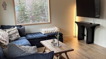 Una Smart TV, libros