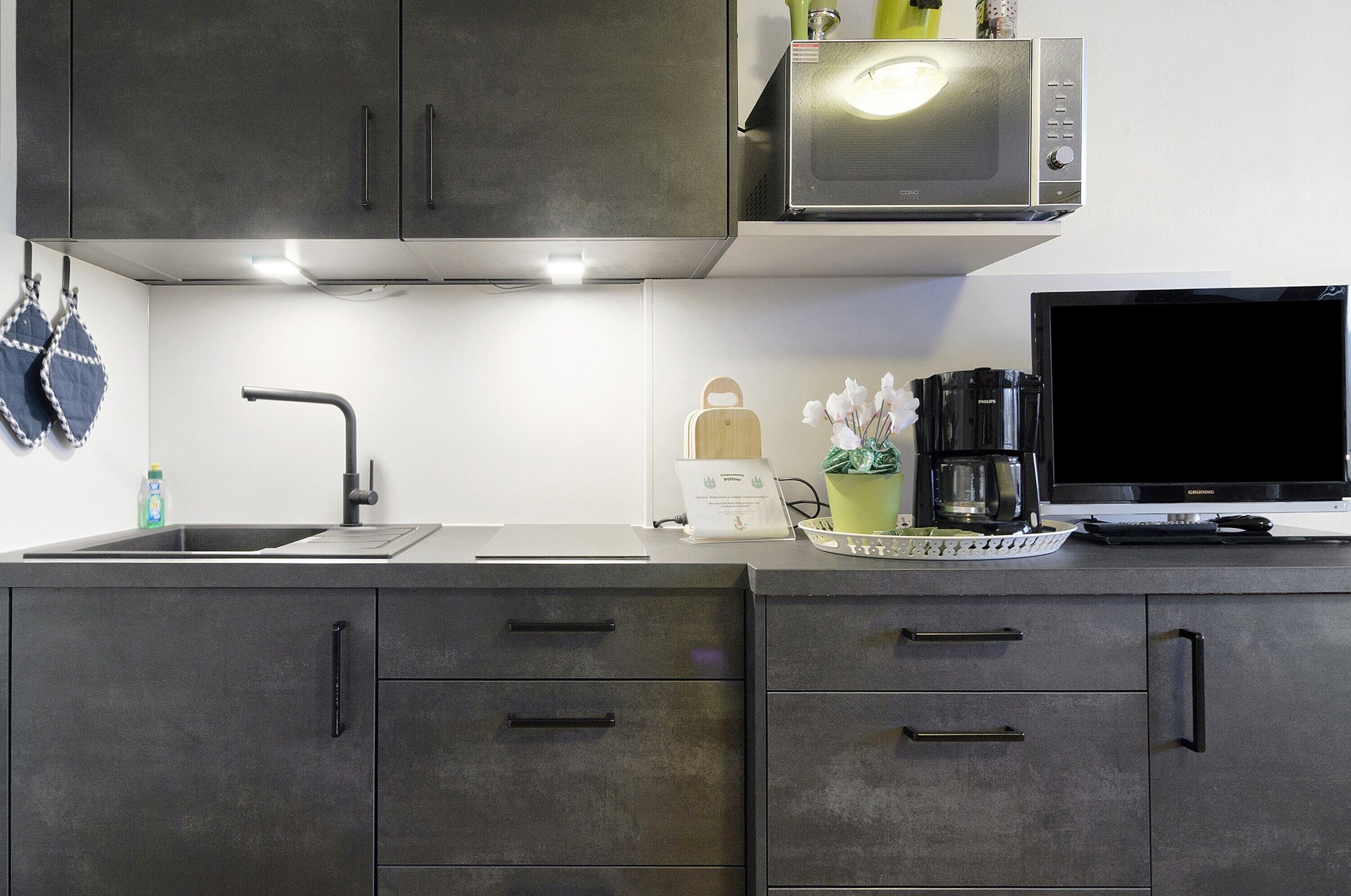 Réfrigérateur, chaise haute