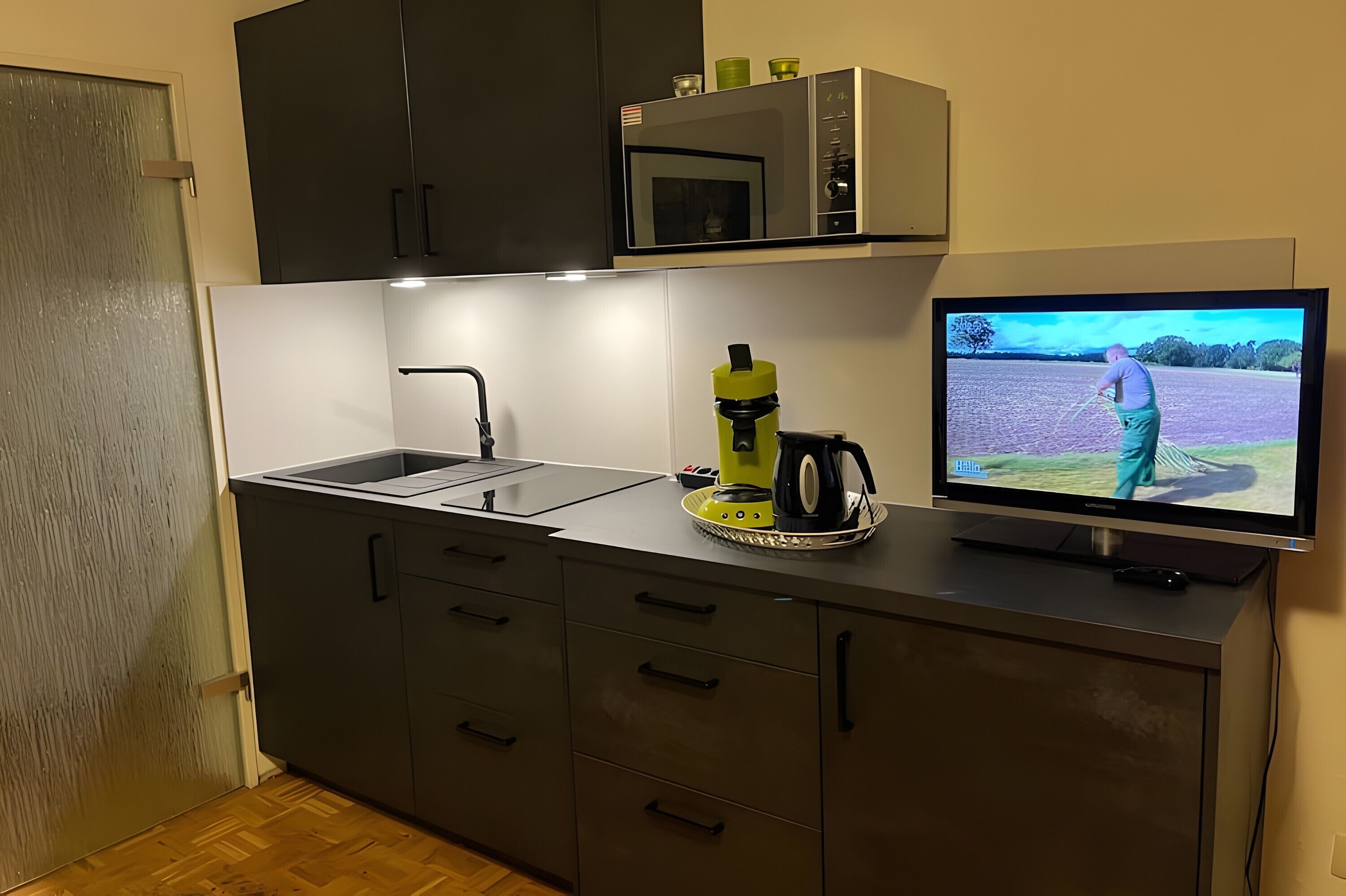 Réfrigérateur, chaise haute