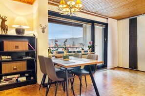 Dining - Apartment 'Bergblick' with Balcony and Wi-Fi (Bad Harzburg)