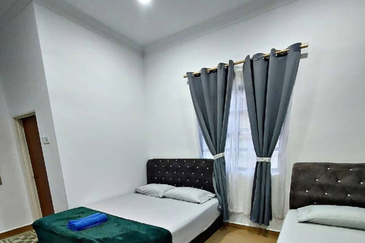 Iron/ironing board, free WiFi