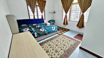 House | Seterika/papan seterika, Wi-fi percuma