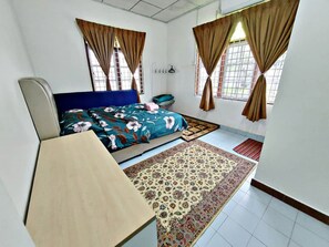 Iron/ironing board, free WiFi