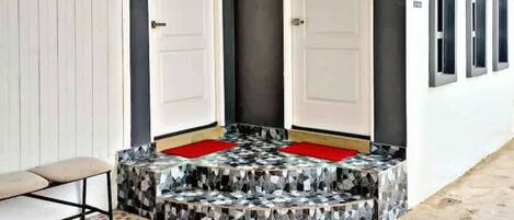 Deluxe Triple Room | Iron/ironing board, free WiFi