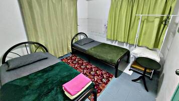 House | Iron/ironing board, free WiFi