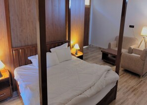 Classic Room, Mountain View | Laptop workspace, free WiFi