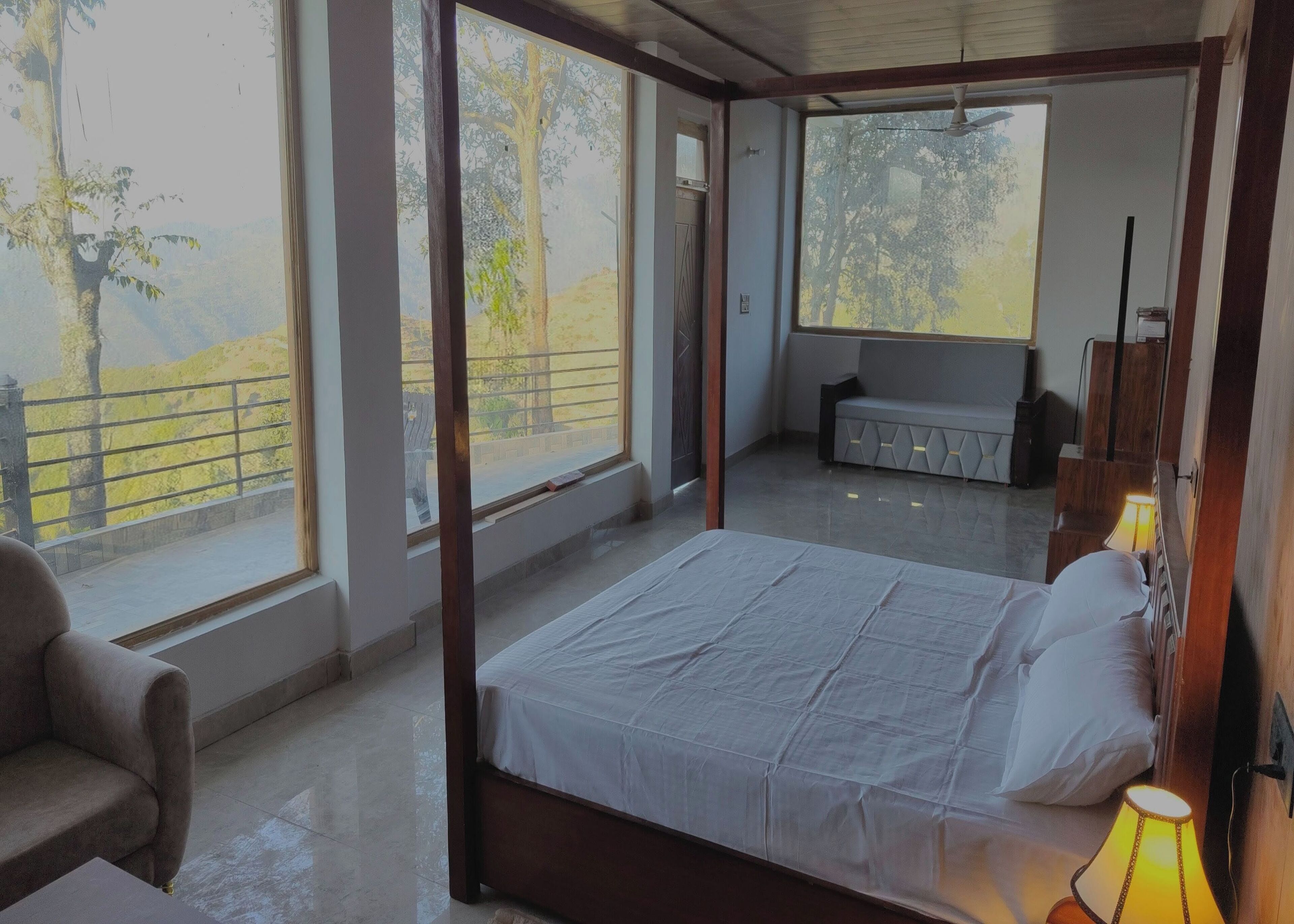 Classic Room, Mountain View | Laptop workspace, free WiFi