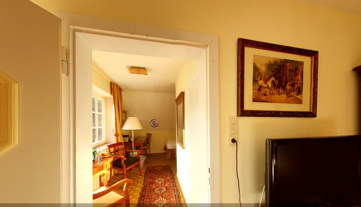 Junior-Doppelzimmer, Gartenblick | Schreibtisch, laptopgeeigneter Arbeitsplatz, Bügeleisen/Bügelbrett