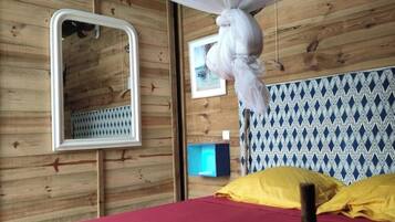 2 bedrooms, bed sheets