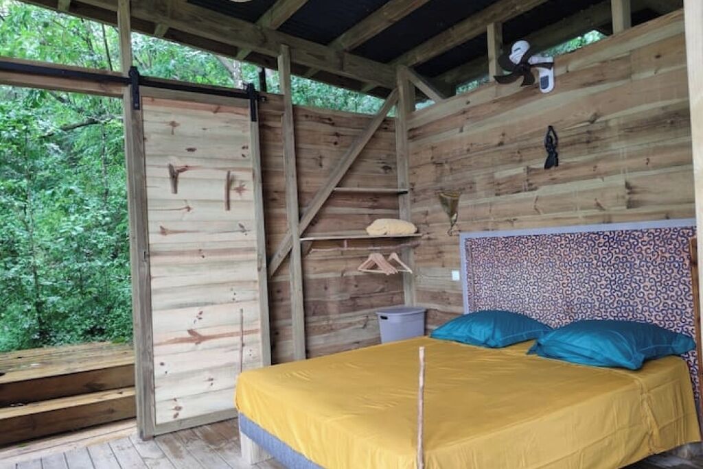 2 bedrooms, bed sheets