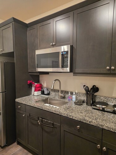 2-bedroom apartment in peaceful Jurupa Valley with AC, laundry room, and wifi.