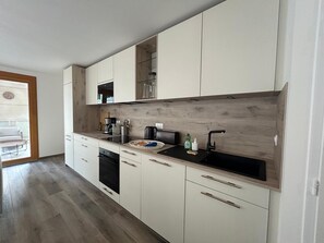 Private kitchen - L'Ecrin du Cardinal B02 by Avecoeur (Villeneuve-lès-Avignon)