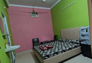 Deluxe Double Room | Free WiFi - Hotel Aparna Palace  (Basti)