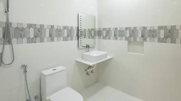 Hårtørrer, håndklæder, Sæbe, Toiletpapir