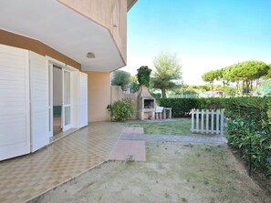 Terrace/patio - Villaggio Tivoli by Interhome (Bibione)