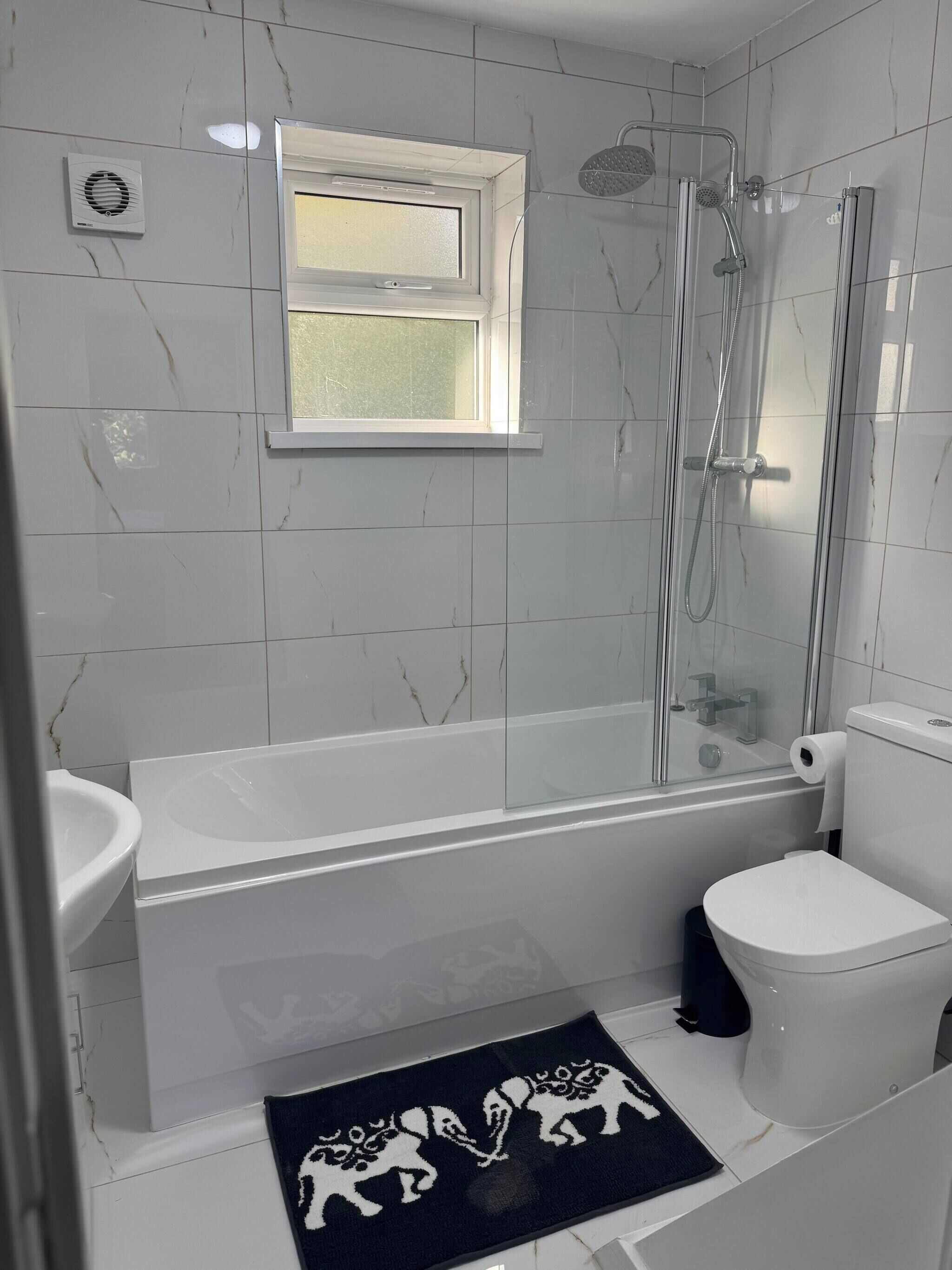 Shared Dormitory, 4 Bedrooms, Smoking | Bathroom