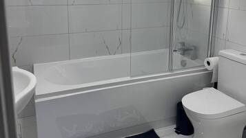 Shared Dormitory, 4 Bedrooms, Smoking | Bathroom