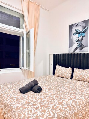 Basic Apartment | Iron/ironing board, free WiFi - Elegant 4BR Apt Near Westbahnhof (Vienna)