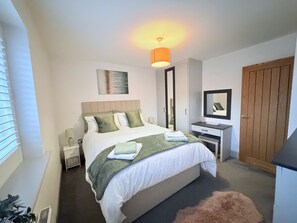 3 quartos, ferros/tábuas de passar roupa, Wi-Fi de cortesia