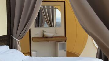 Standard Suite, Mountain View | Bathroom | Hair dryer, towels, soap, shampoo