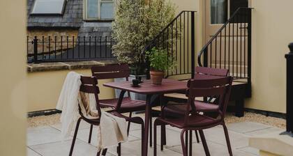 Luxury Apartment with Roof Terrace | Cotswolds