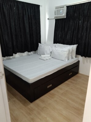 Free WiFi, wheelchair access