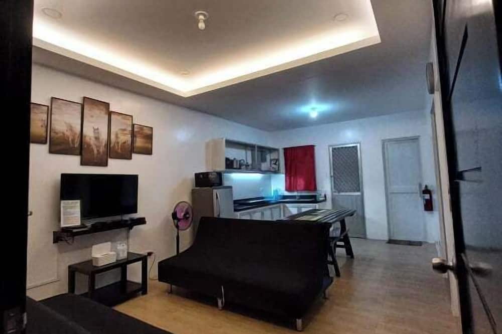 3 x 2BR each good for 12pax 3km to beach