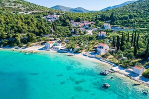 On the beach - Apartment Gabrijela - One Bedroom Apartment with Sea View (Slano)