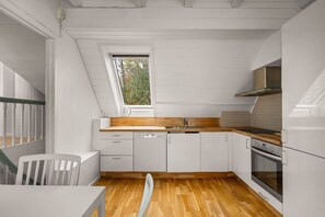 Réfrigérateur, four, plaque de cuisson, lave-vaisselle