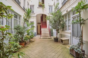 Exterior - Charming Apartment Center of Paris (Paris)