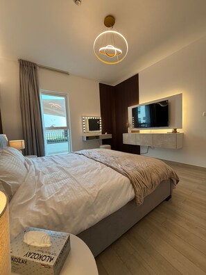 2 bedrooms, iron/ironing board, WiFi, bed sheets -  Premium 2BR Ground-Floor Apartment | Pool Access  | Extra-Large Patio (Abu Dhabi)